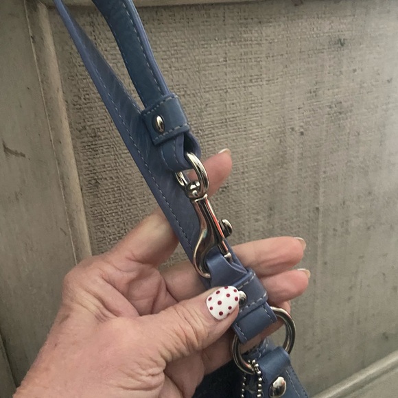 Coach Penelope Hobo Shoulder Bag in Cornflower Blue. Super soft peeble leather. - Picture 4 of 8